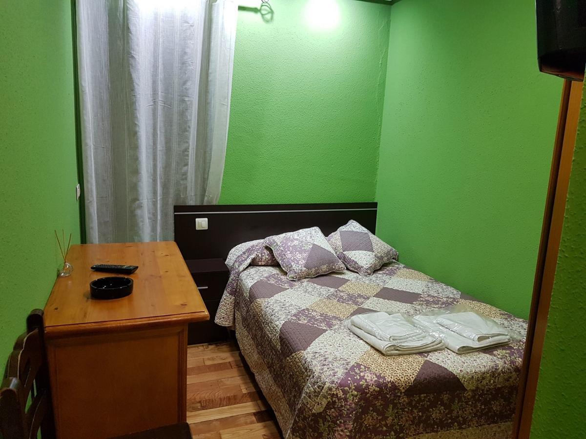 Hostal Los Nogales Cangas De Narcea Luaran gambar