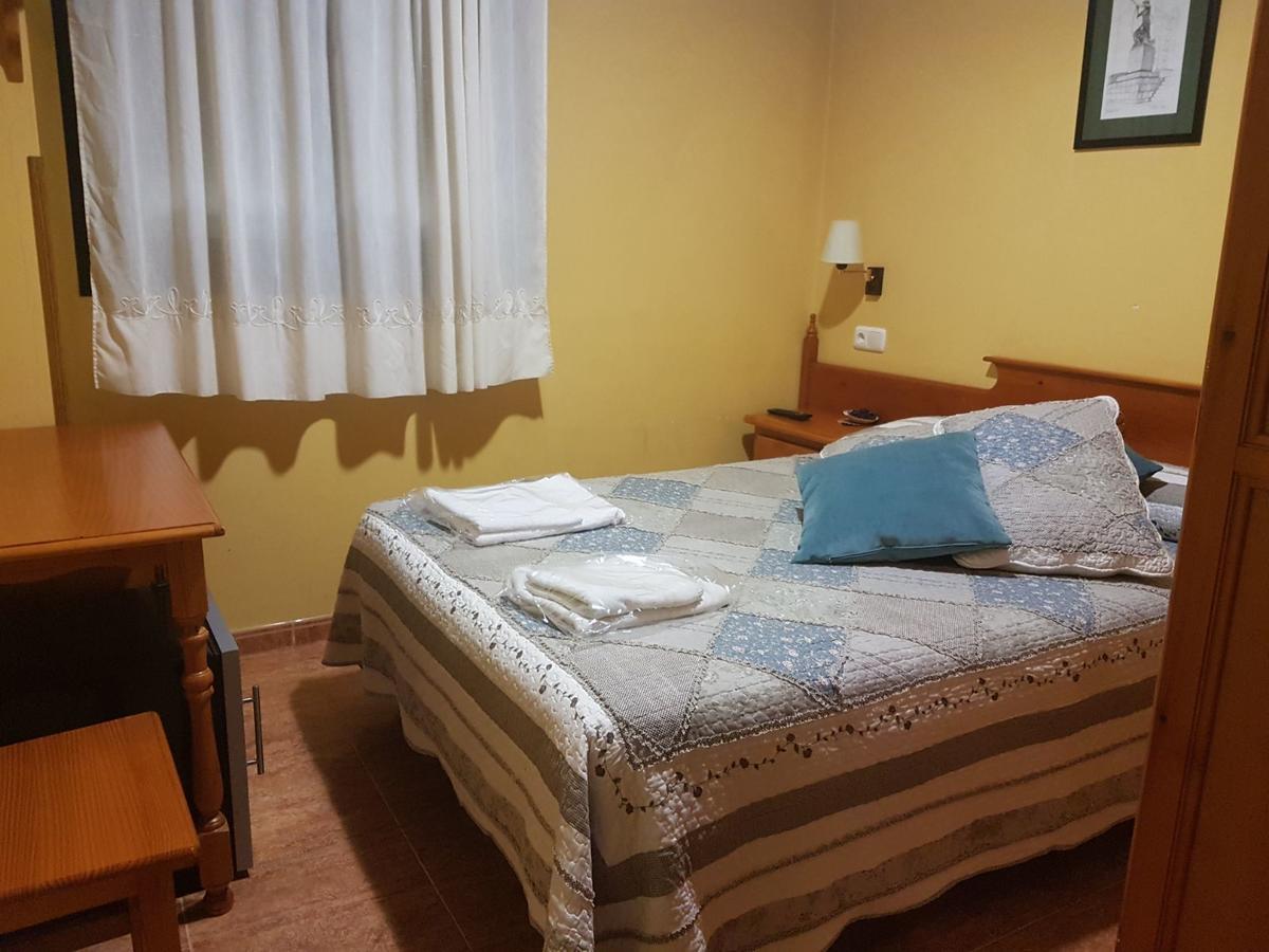 Hostal Los Nogales Cangas De Narcea Luaran gambar
