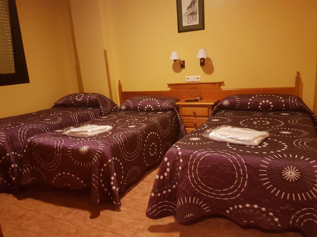 Hostal Los Nogales Cangas De Narcea Luaran gambar